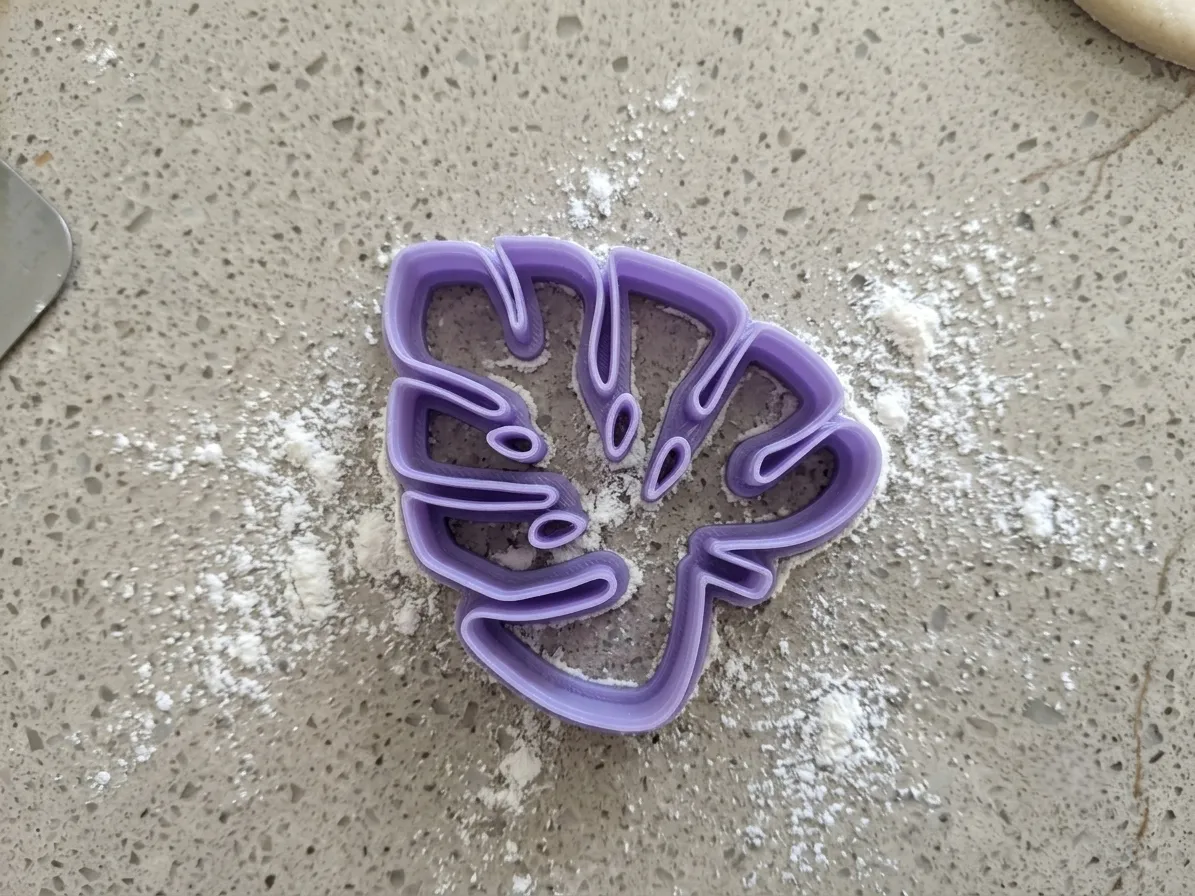 Monstera Leaf Cookie & Clay Cutter view 2