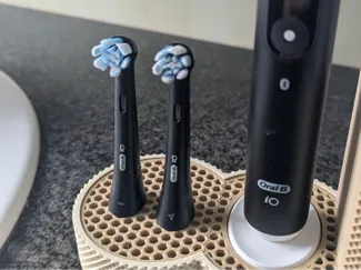 Angepasste Einsätze für Oral-B iO Bürstenköpfe