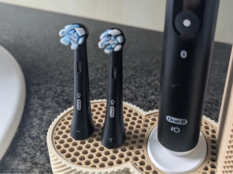 Angepasste Einsätze für Oral-B iO Bürstenköpfe