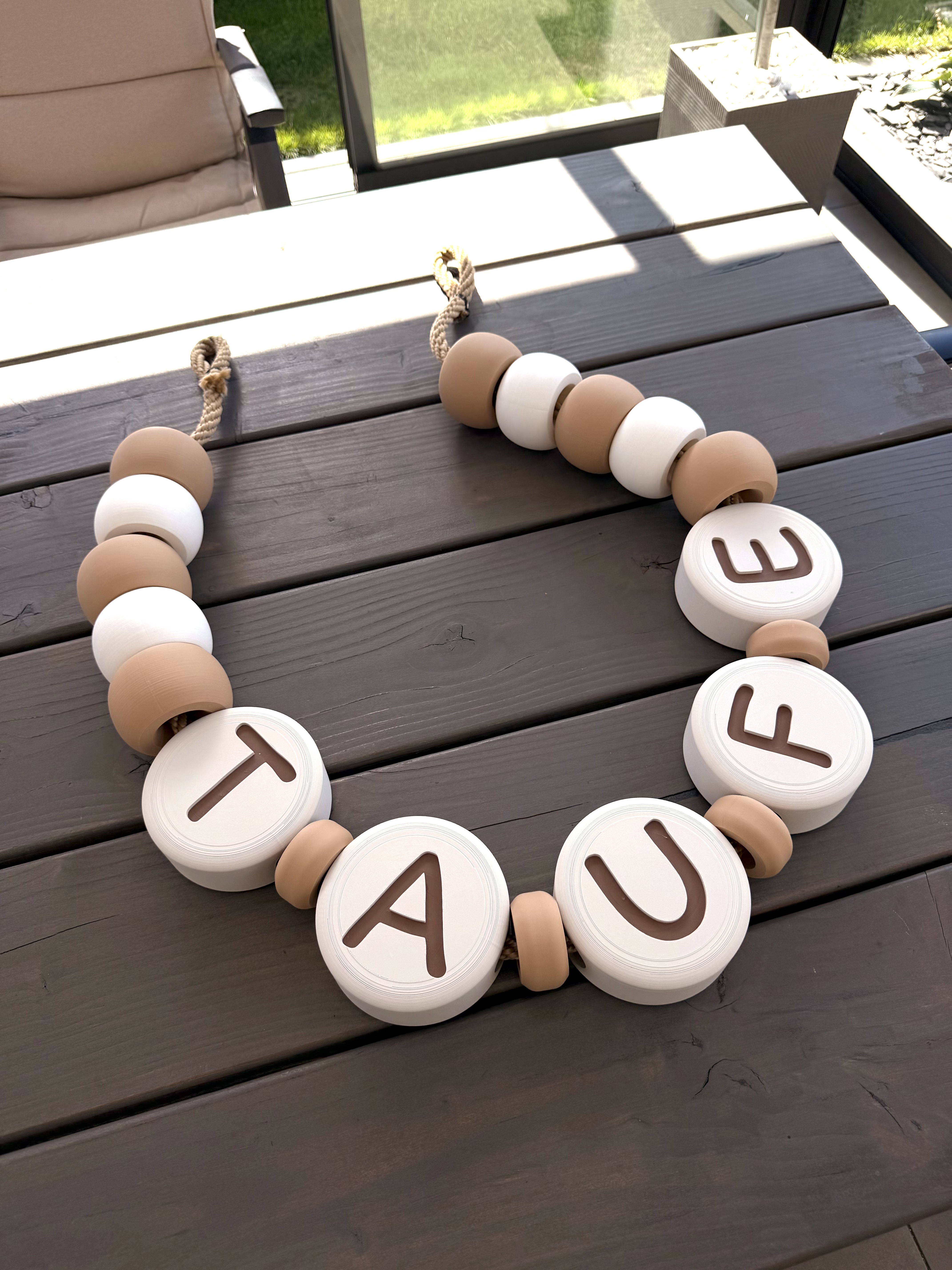 XXL riesige Buchstabenperlen Perlenkette Deko - 1