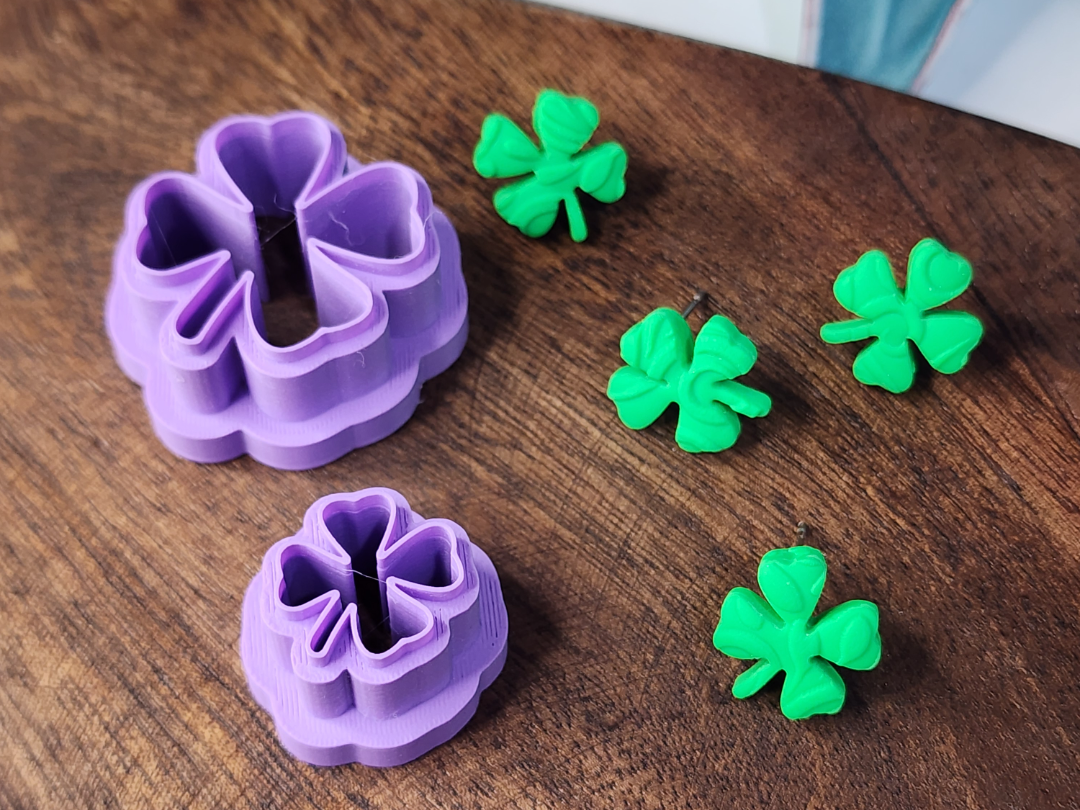 4 leaf clover earring