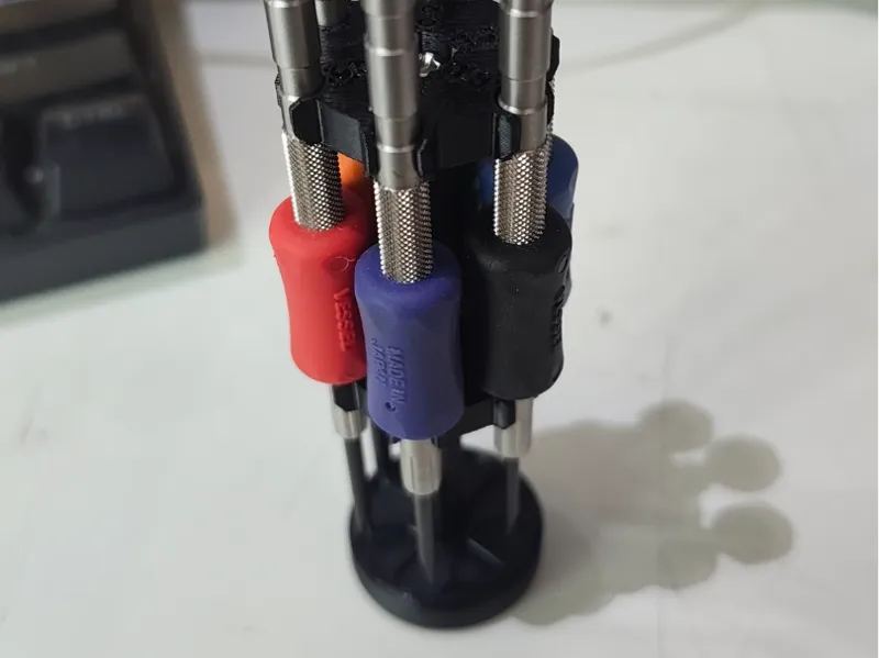 Vessel TD-56 compact holder