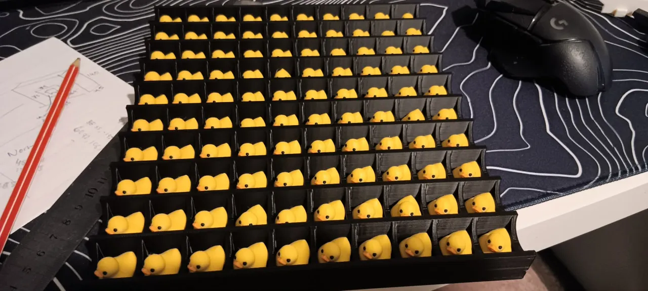 100 hidden duck game - Storage tray view 2