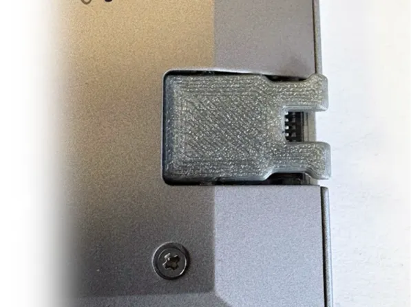 Lenovo ThinkBook 14 ethernet door