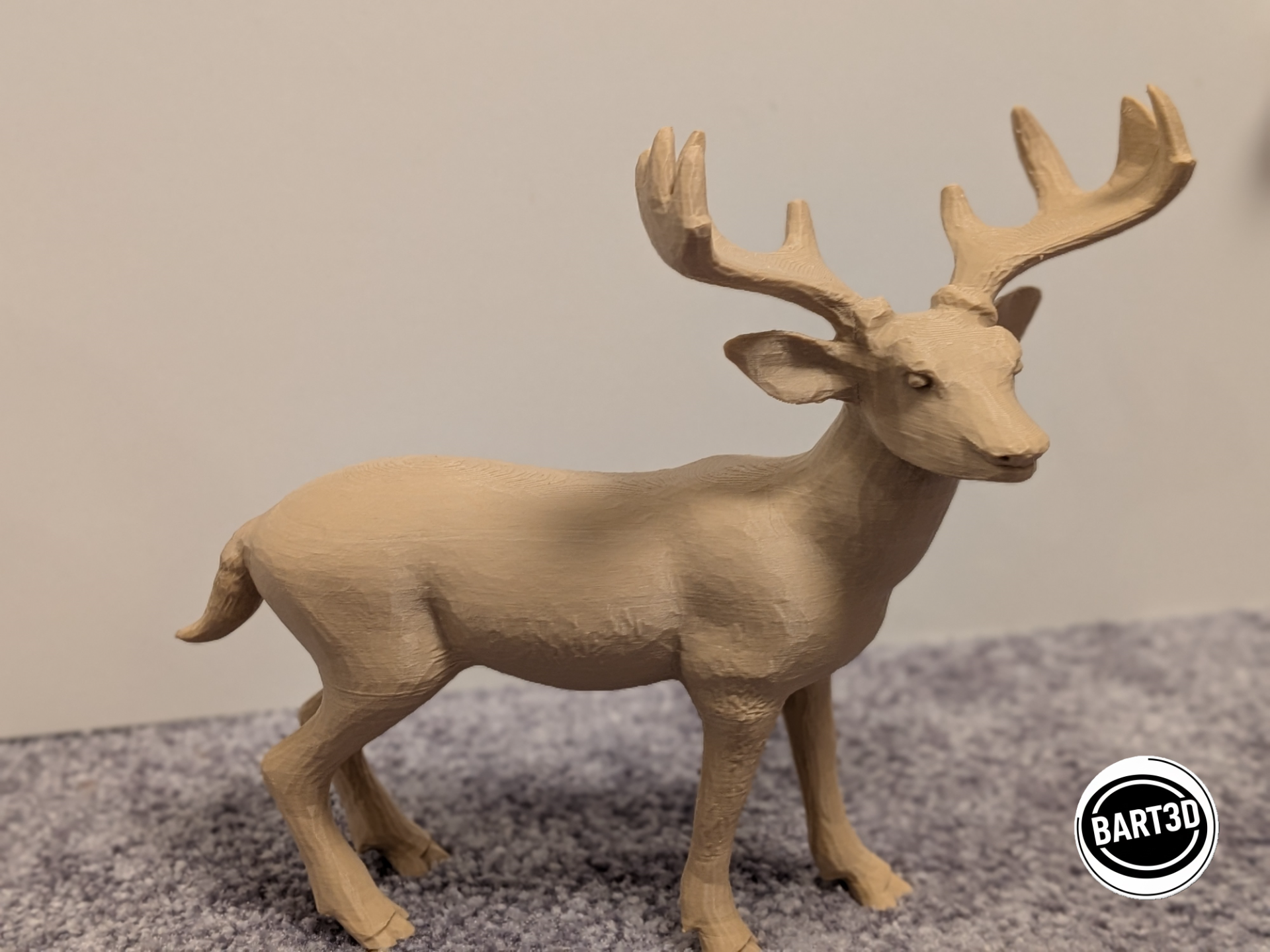 Geometric Low-Poly Deer (Decorative Figurine)