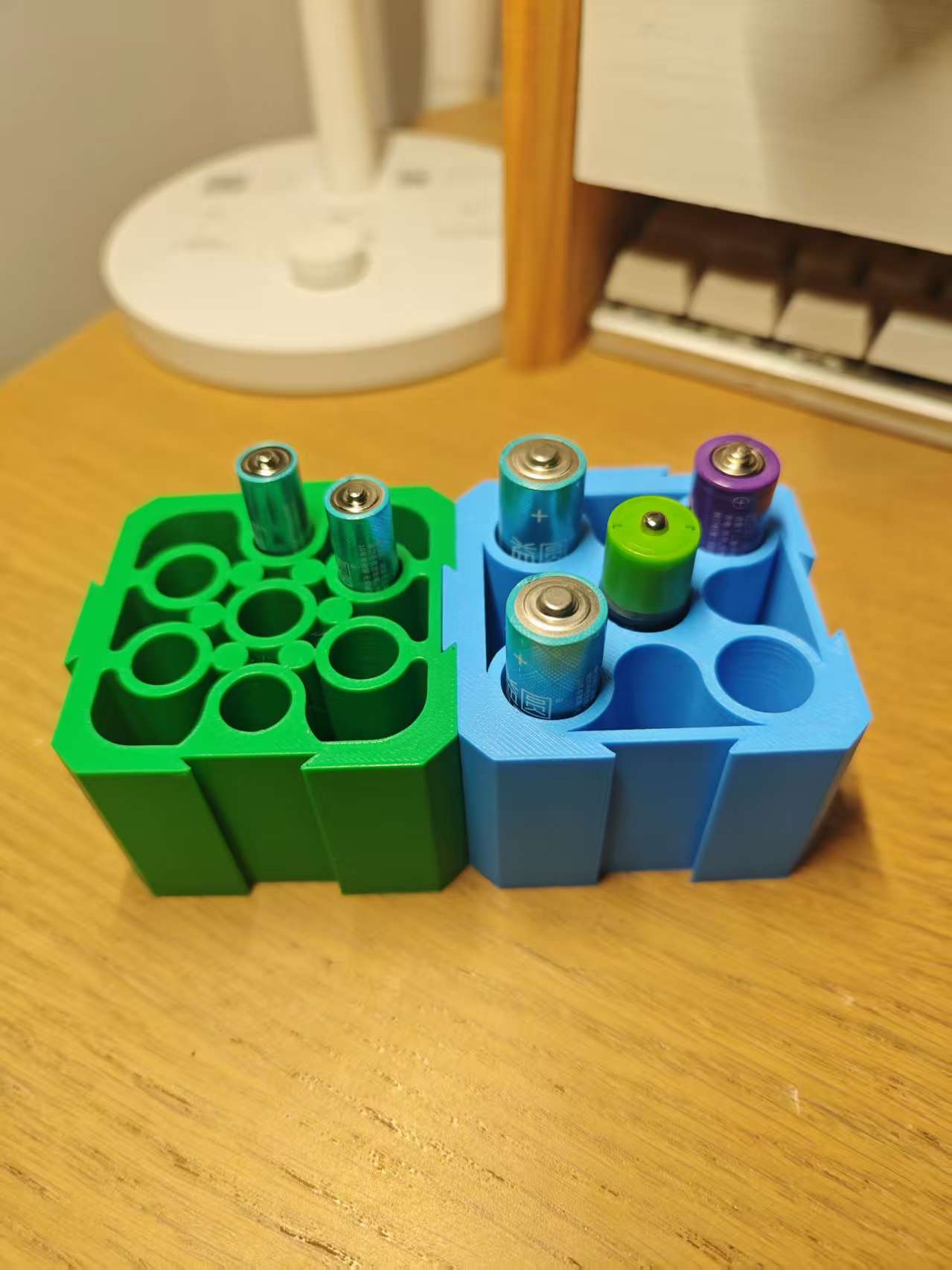 Miniatura 2 do modelo 3D 电池收纳盒，模块化可拼接