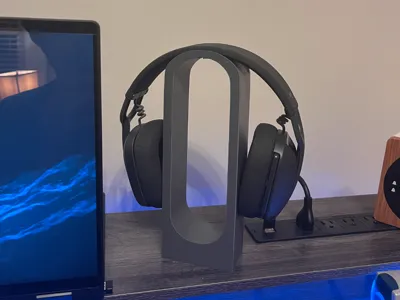 Simplistic Headphone Holder