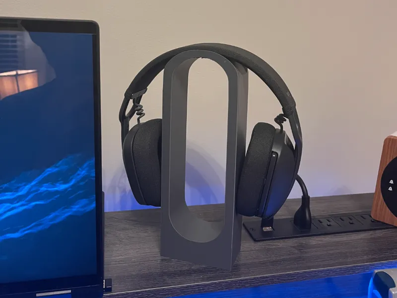 Simplistic Headphone Holder