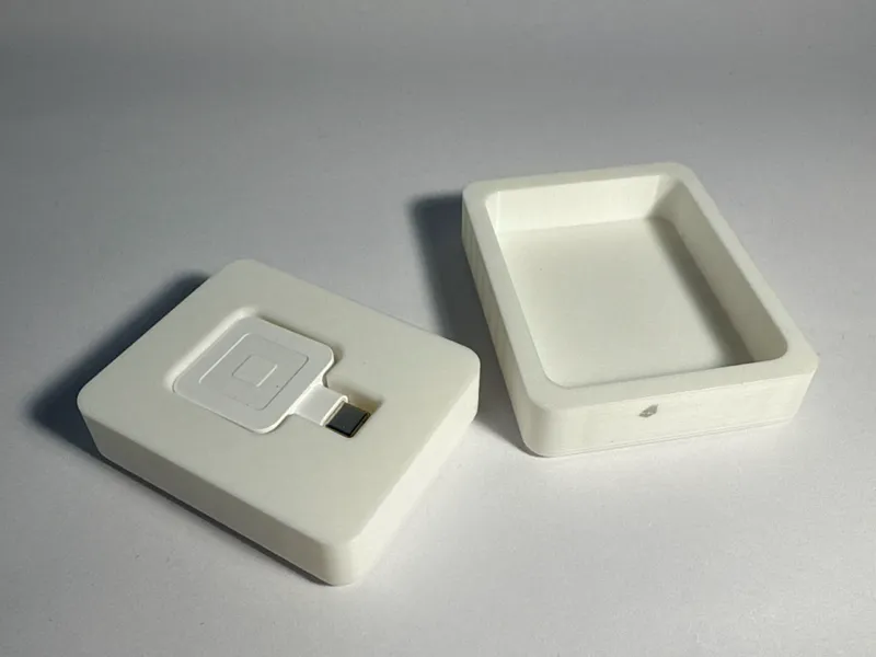 Square chip case