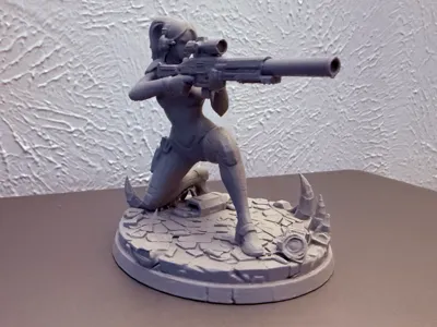 Female Covert Space Marine - Kneeling  