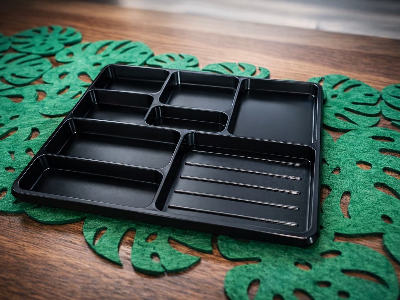 Compact Multi‑Slot Storage Tray