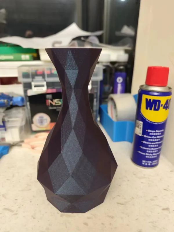 Vase à col fin