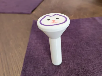 shaker with cat face