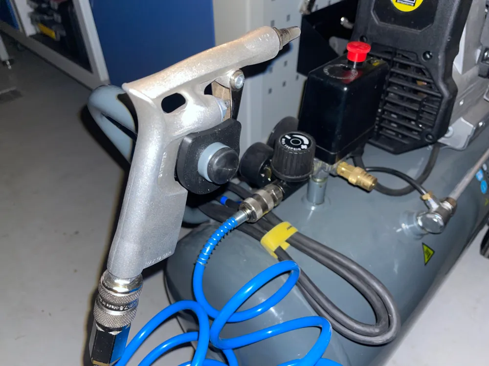 Holder air compressor gun by Michal - MakerWorld
