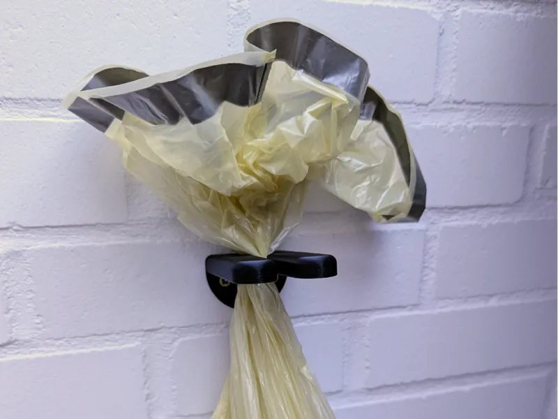 Yellow Bag Wall Holder (Gelber Sack Hanger)