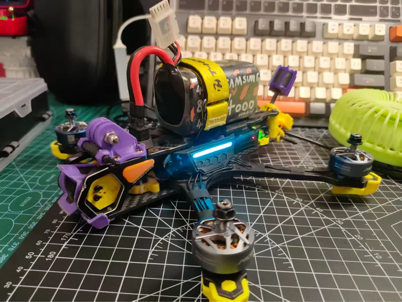 SPEEDYBEE MASTER 5 V2灯带优化侧板
