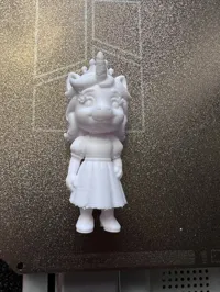 Figurine licorne couronnée — princesse fantastique — photo 2
