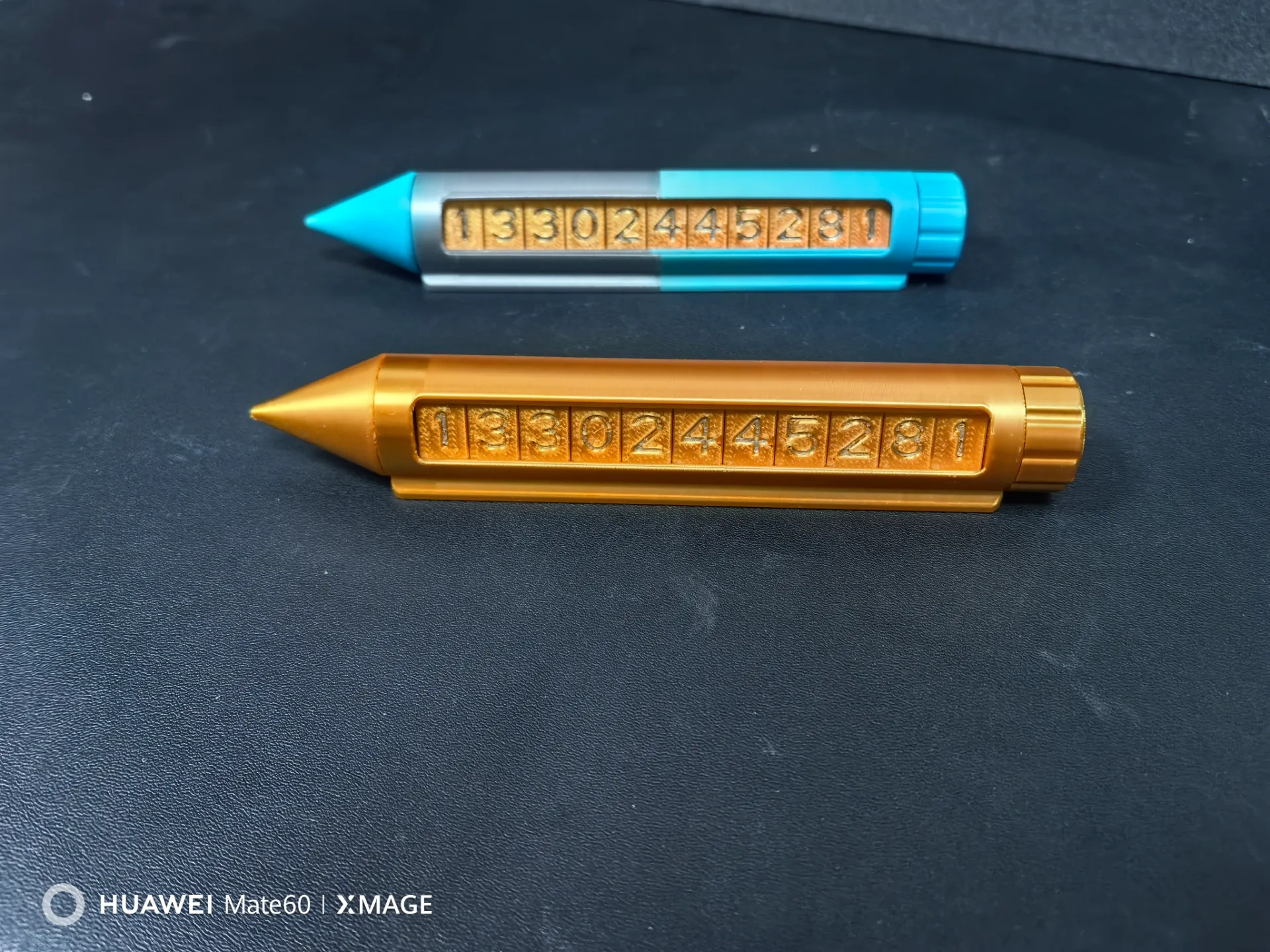 Miniatura 2 do modelo 3D 火箭款汽车手机号码牌,手机号码牌