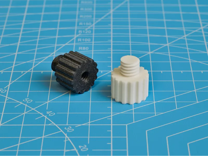 1/4" to 3/8" screw adapter (Photo/video)