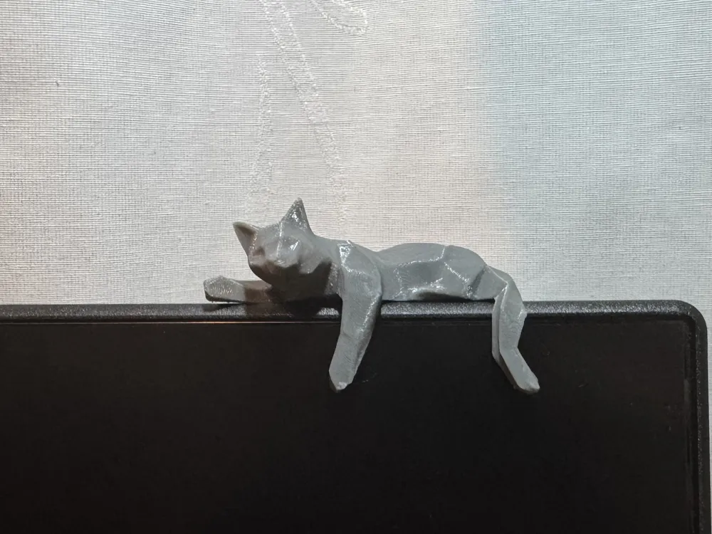 Sleepy cat monitor pet - Free 3D Print Model - MakerWorld