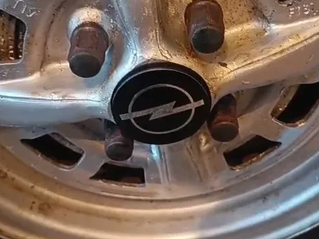 center cap stabilizer