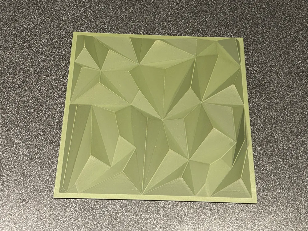 Organic triangle wall art by Lossamoal - MakerWorld