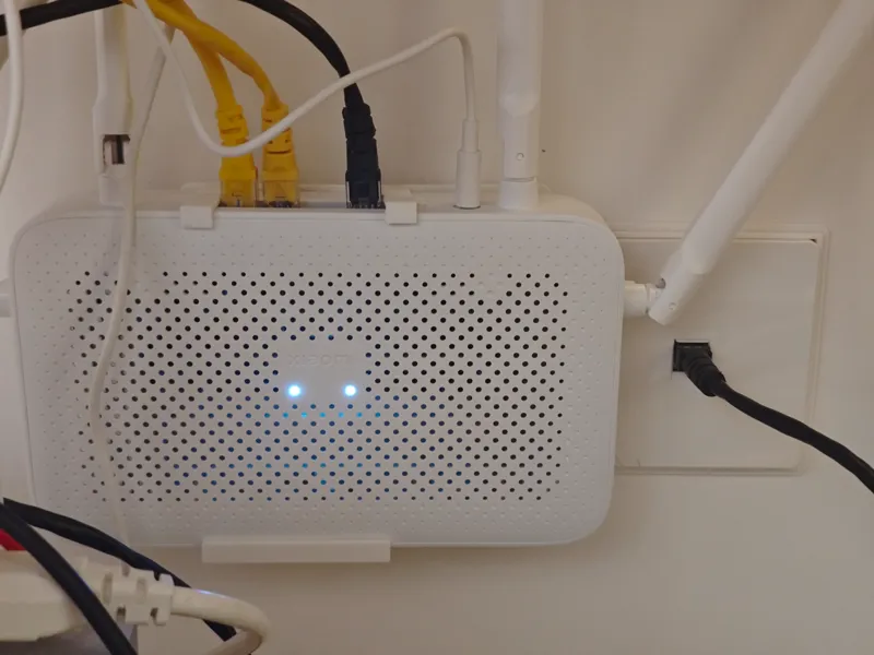 适用于小米AX1500路由器的86盒贴墙挂架