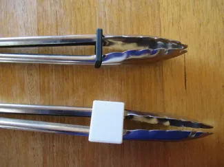 Tongs holder