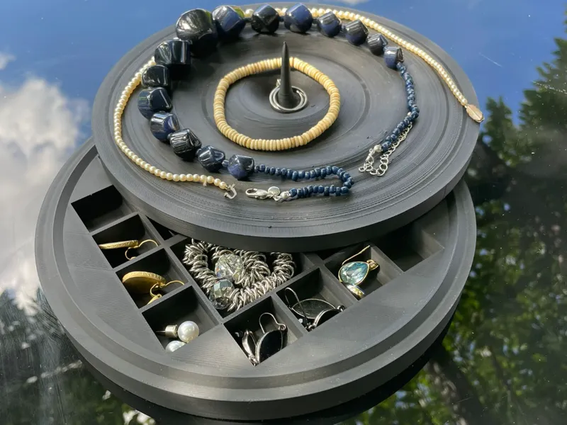 The Drop: Unique Jewellery Display & Organizer