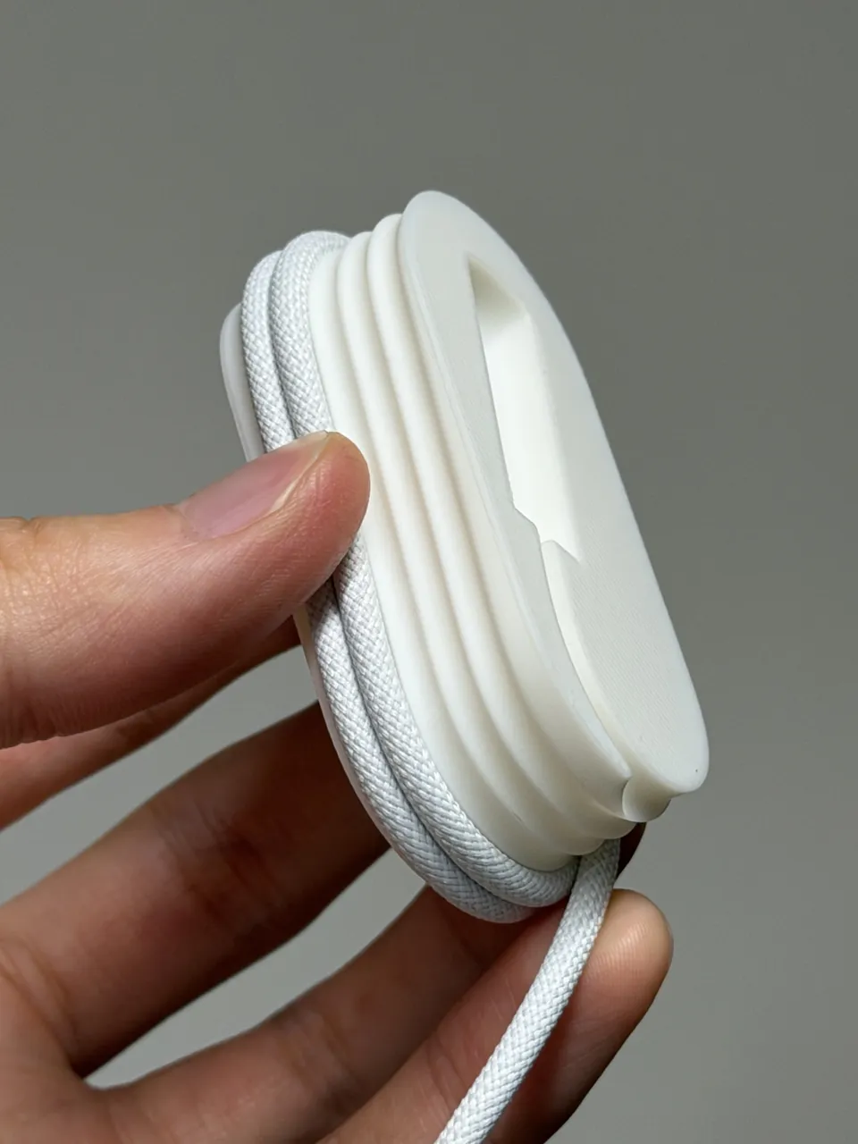 Apple c to c 1m woven cable neat organizer view 2