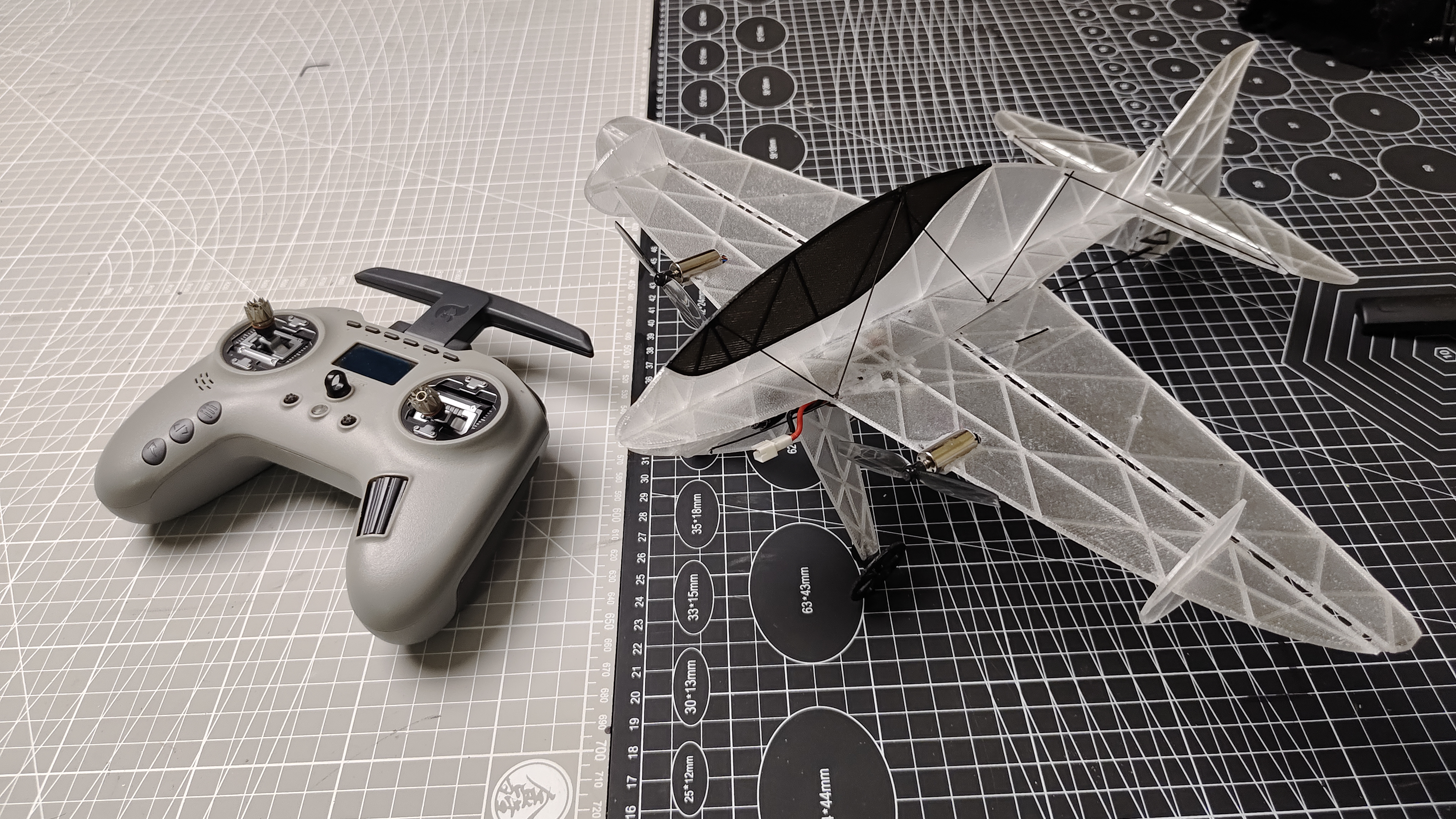 Miniatura 2 do modelo 3D 【遥控飞机】"半镂空"轻量化特技飞行器