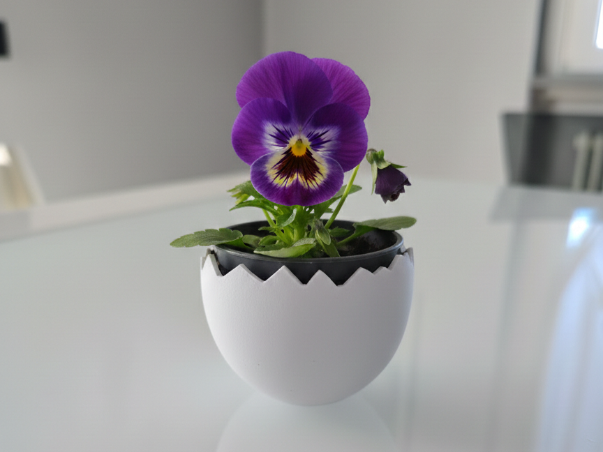 Easter Cracked Egg Planter vase flower 