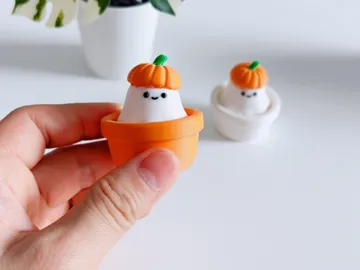 Objeto manipulable: Pumpkin Ghost Clicker — vista de referencia 3