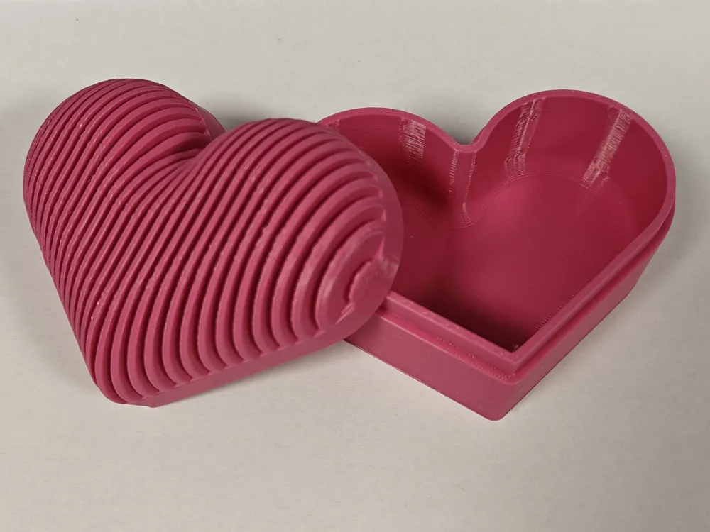 Ribbed Heart Gift Box | Striped Pattern - Free 3D Print Model - MakerWorld