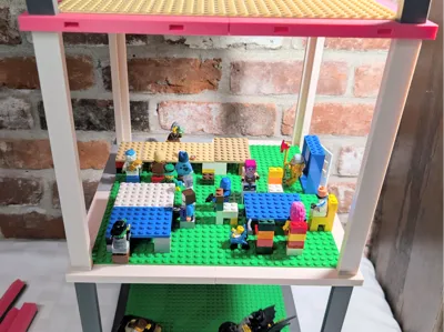 Modular brick baseplate stacking shelves