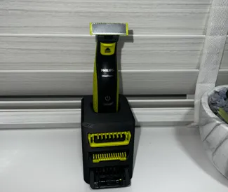 Philiips oneblade stand