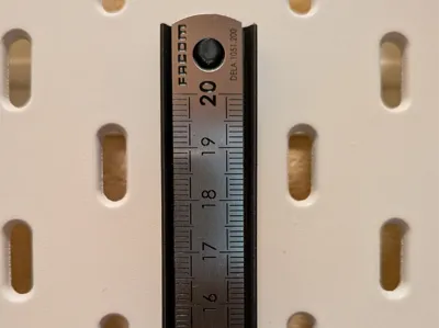 Facom steel ruler magnetic skadis mount