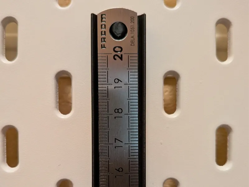 Facom steel ruler magnetic skadis mount