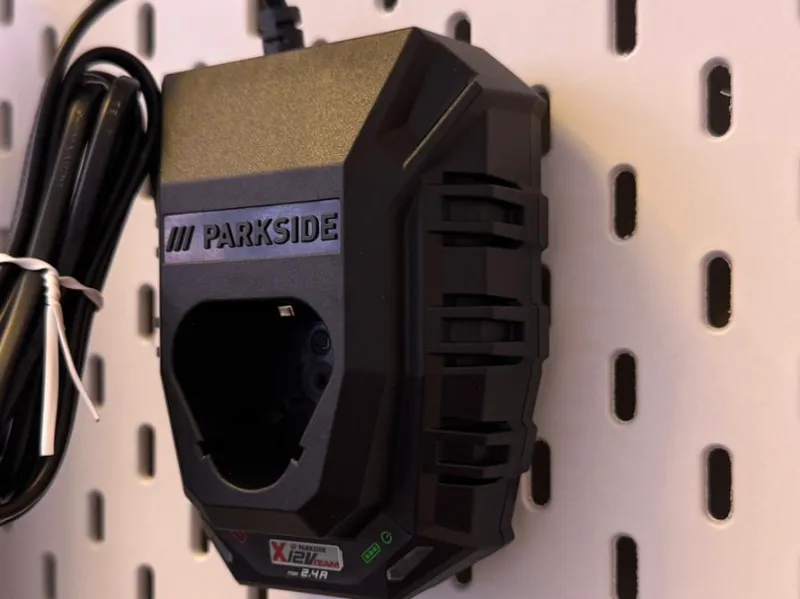 Parkside Ratsche Ladegerät Halter Skadis
