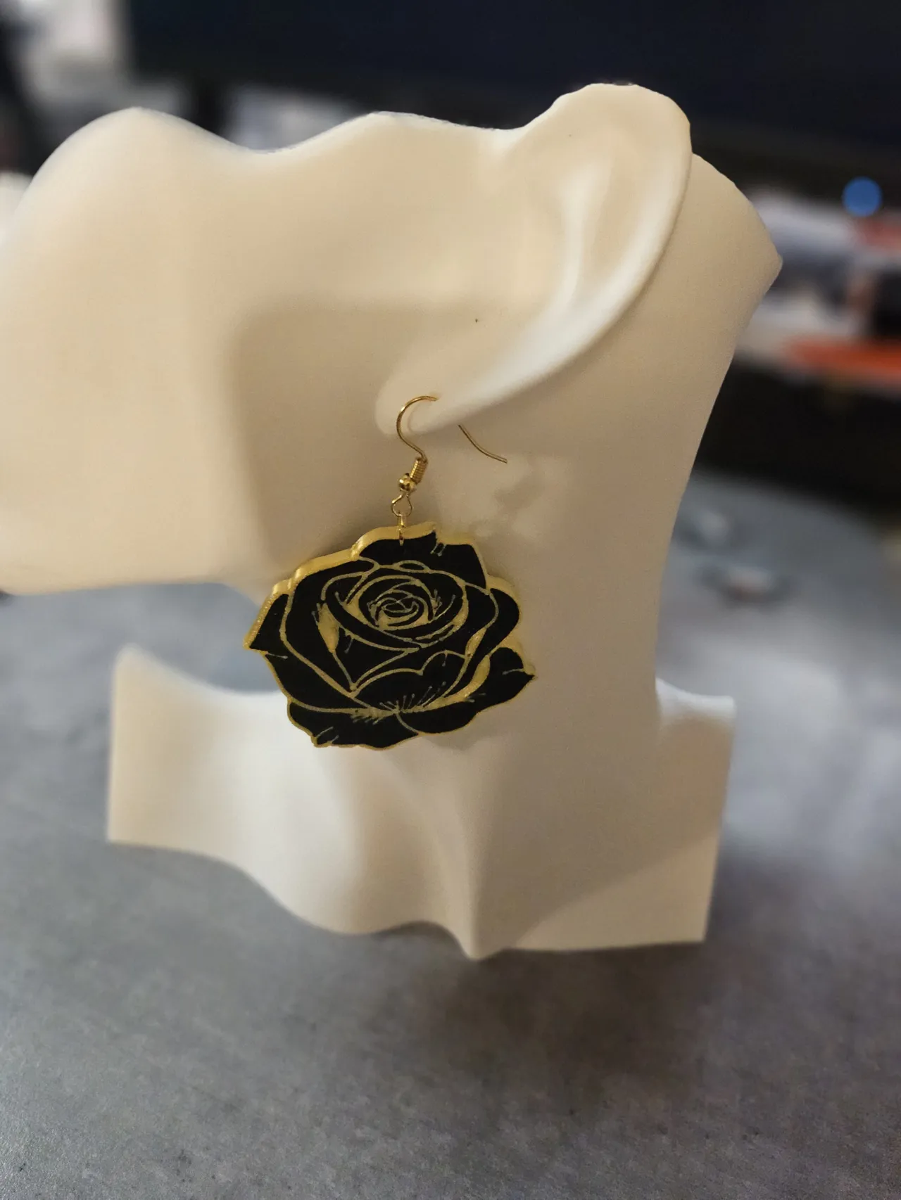 boucle d oreille rose or et noir view 2