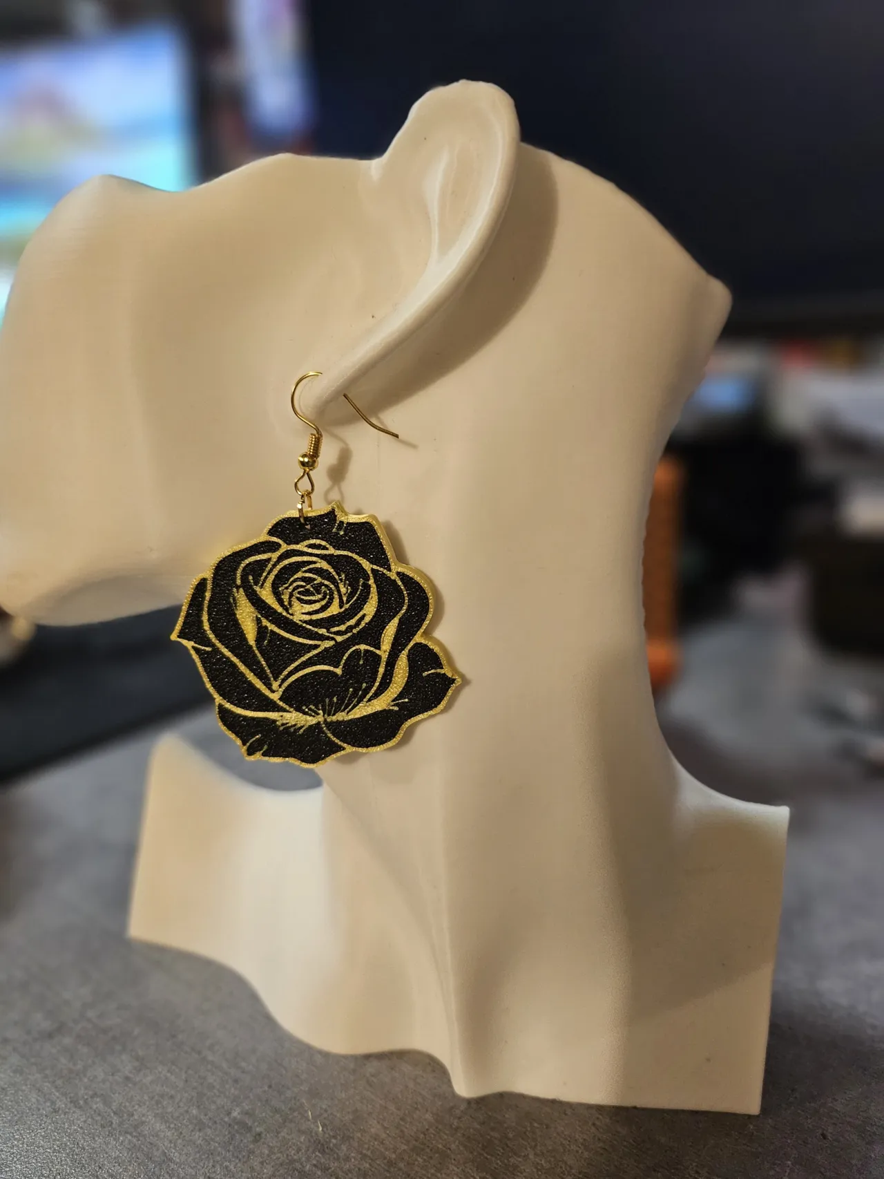 boucle d oreille rose or et noir view 4