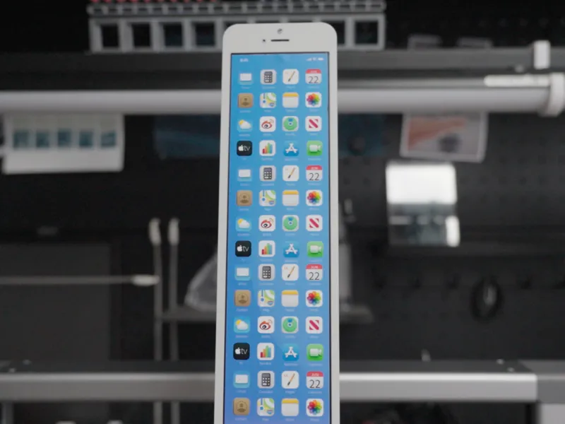 真正的iPhone 18｜带屏幕贴纸
