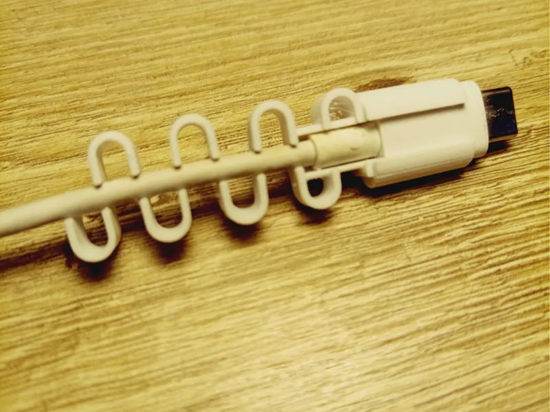 USB-C Clip-on Cable Protector