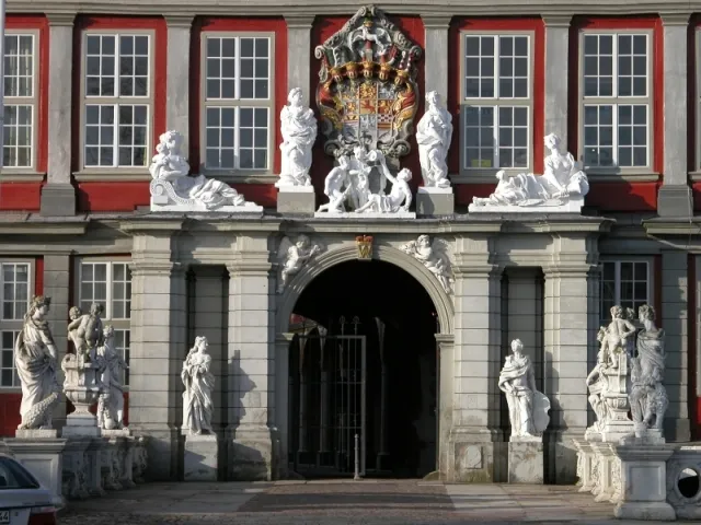 Der Ruhm_Portal oben rechts liegend