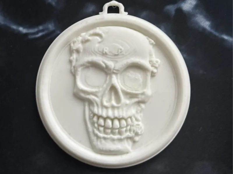 Relief, Skull, Schädel, Totenkopf, Kopf mit Rose