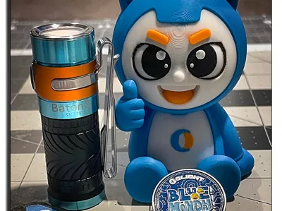 Olight Omascot