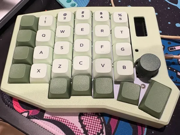 Boîtier fermé avec pavé tactile pour clavier Sofle
