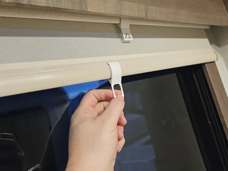 MCD Shade Pull Tab for Paradigm RV