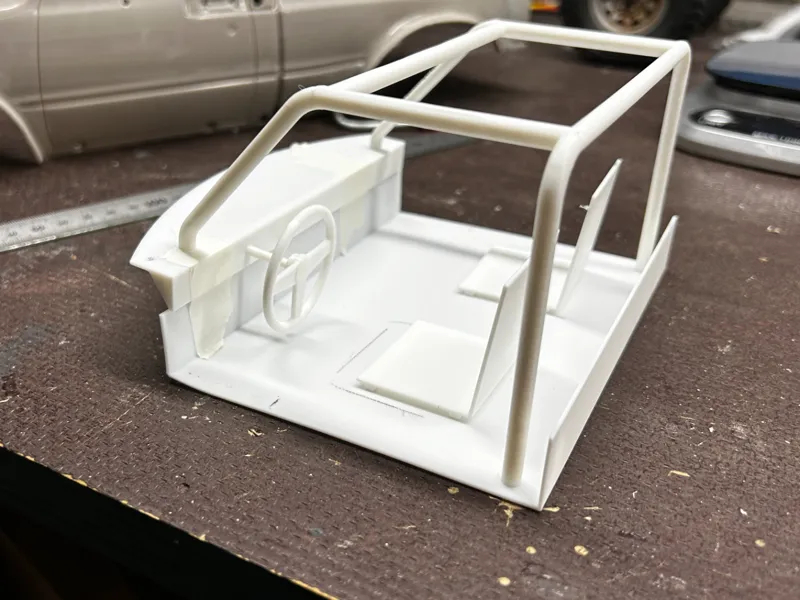 RC Scale Crawler 2 seat interior with roll cage