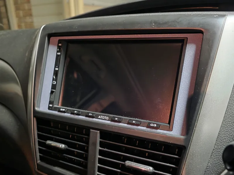 Headunit fascia adaptor Subaru forester SH